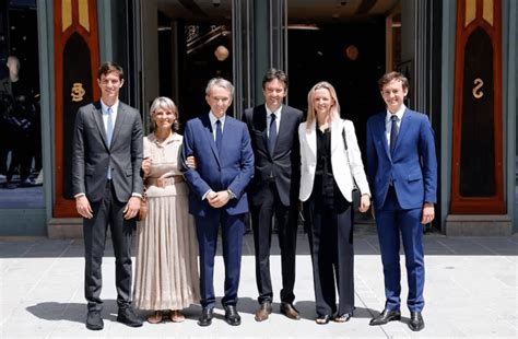 lvmh family group.